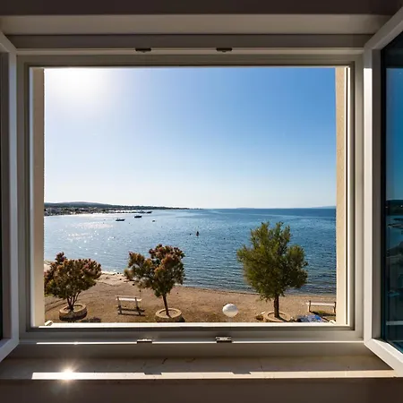 Luxury Beachfront Paradise Apartman